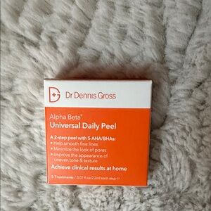 Dr. Dennis Gross Alpha Beta Universal Daily Peel - Bright Orange Box